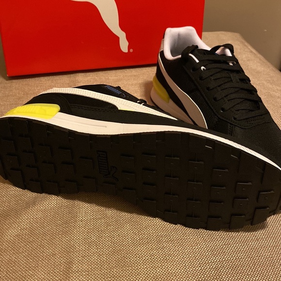 New- Puma Graviton sneakers - Picture 6 of 9